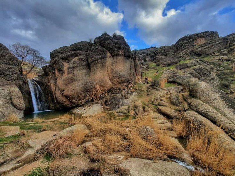 آبشار طلایی خرم آباد